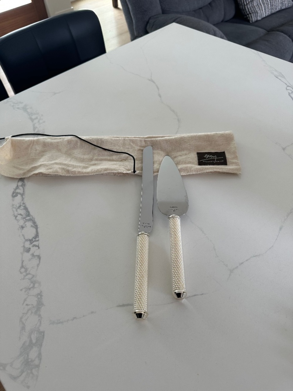 Michael Aram Cake Knife and Setting Set
